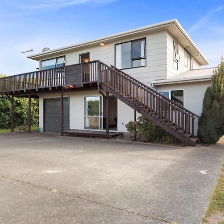 Rainbow Lake House - Lake Taupo Holiday Home 외부 사진